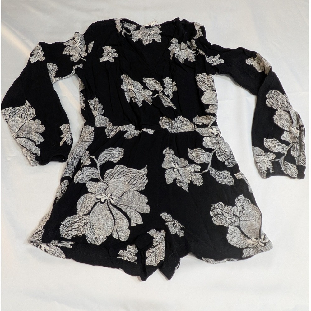Willow & Clay Floral‎ Embroidered Romper Womens Medium Black White Long Sleeve